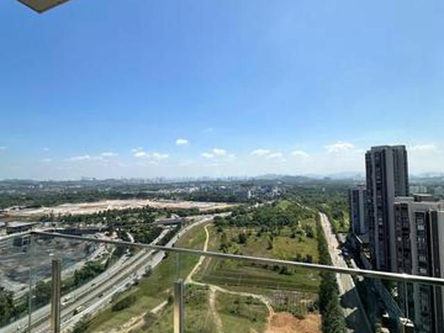 Next To IOI City Mall CondoReady UnitFree Furnished Freehold