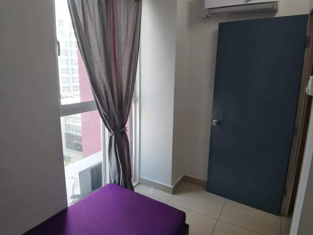 Next to lrt, single bedroom. Available now