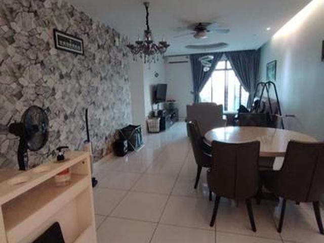 Next to Paradigm Mall JB Big Size unit for rent
