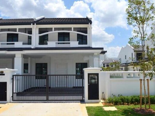 Next to Plaza toll Nearby Nilai area 35 minutes to KL area