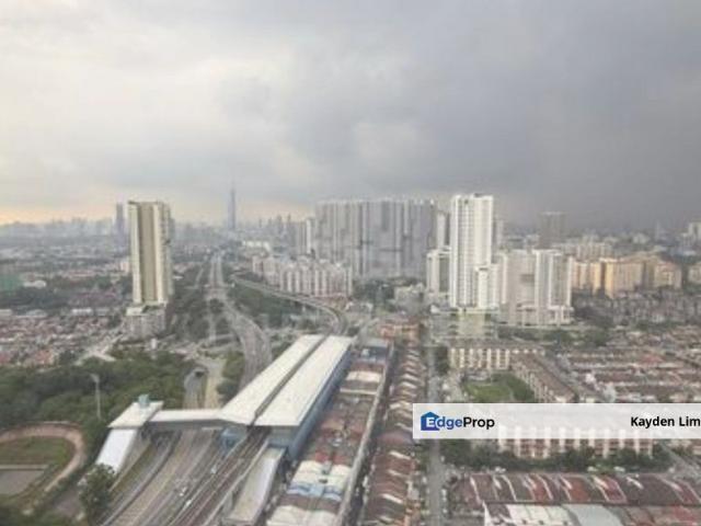 Nexus Taman Pertama