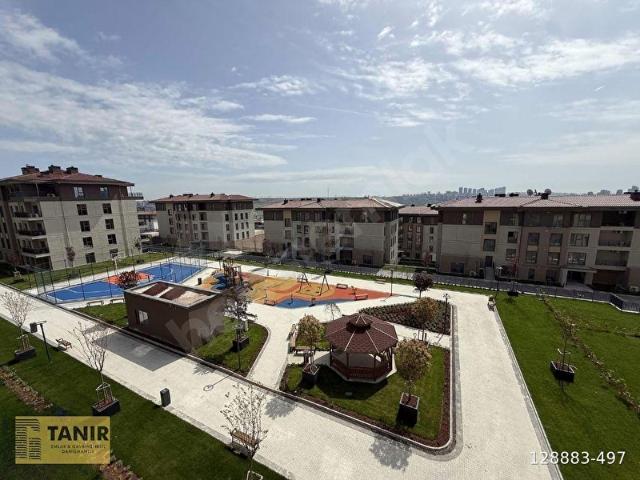 NEZİHPARK BAHÇEŞEHİRDE LÜX SİTE İÇİNDE SATILIK 3+1 DAİRE