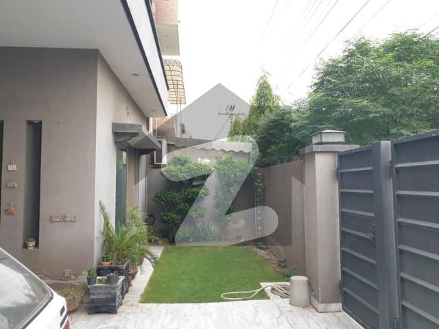Nfc1 Used 10 Marla Double Storey 60 Feet Road Commercial Location