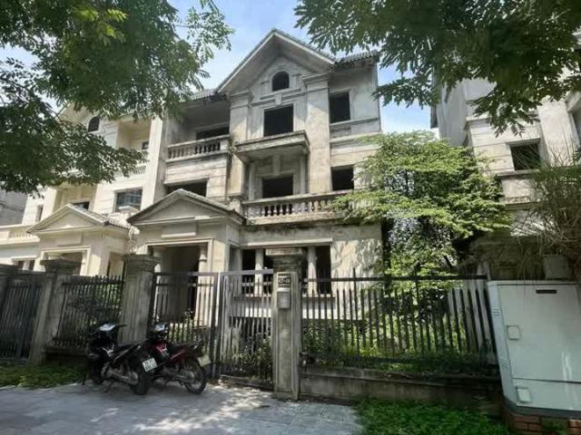 Định cư nước ngoài gia đình cần bán Biệt thự Ciputra xây thô 1 hầm 4 nổi sổ đỏ chính chủ gd luôn