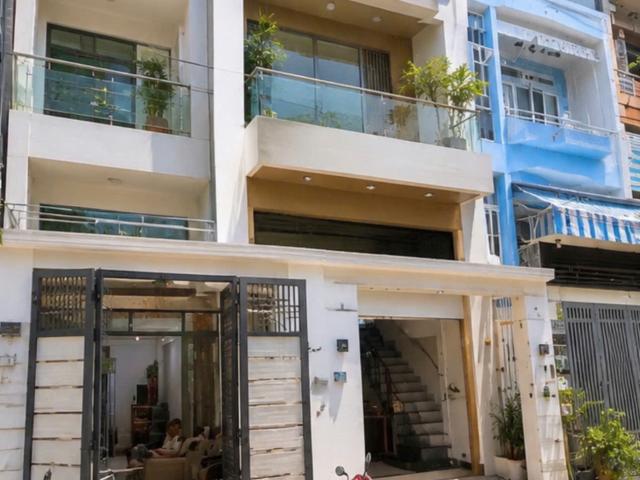 Như mặt tiền gần khu cư xá vip quận 10 đường 8m thông 2 mặt hẻm có giếng trời sáng sủa 48m²