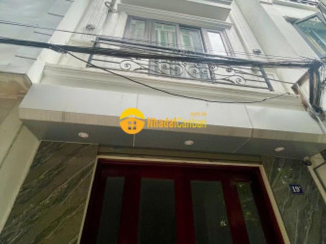 Nhỉnh 4 tỷ bán nhà thanh lân 5 tầng long lanh ở ngay gần phố hoàng mai