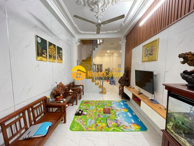 Nhỉnh 4 tỷ sở hữu nhà phố kim ngưu diện tích 47m2 rộng rãi thoáng ngõ vào nông liên hệ mr huong