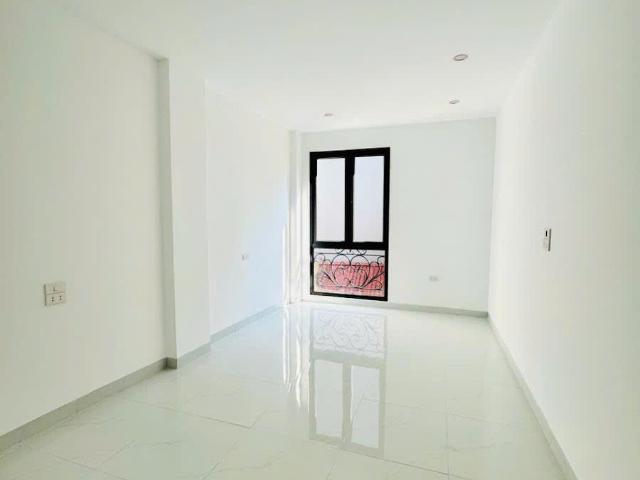 Nhỉnh 5 tỷ bán gấp nhà trịnh văn bô 33m² x 5t 10m ra ô tô