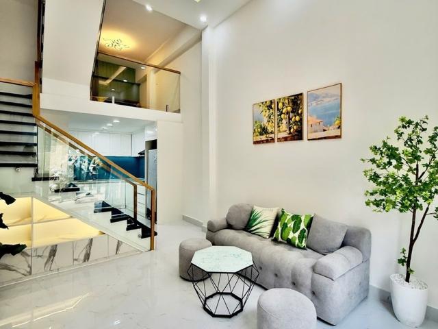 Nhỉnh 6 tỷ 40m ra mặt tiền nguyễn trọng tuyển hẻm 4m 3pn 32m2
