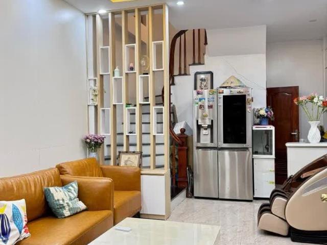 Nhỉnh 6 Tỷ Nhà Mới Đẹp Phố Đông Quan 36M 5 Tầng Mặt Tiền 4m, Nhà Đẹp Ở Ngay, Gần Phố, Oto