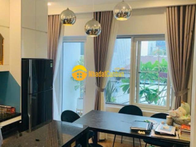 Nhỉnh 8 tỷ xe hơi vô nhà huỳnh văn bánh, pn, 4 tầng vuông vức, 4pn, tặng nt, gần 50 m2 bán nhà huỳn