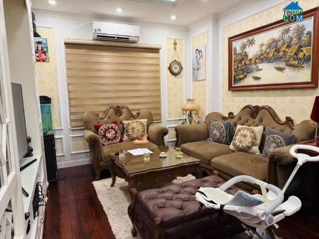 Nhỉnh 11 tỷ cách 1 nhà ra phố