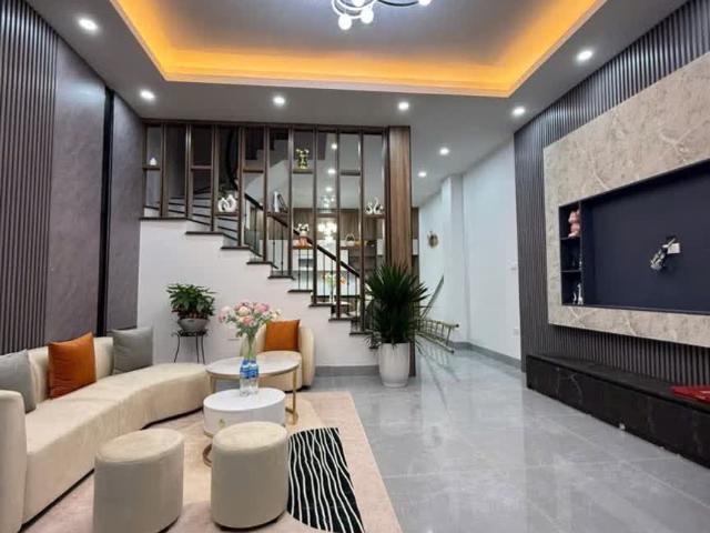 Nhỉnh 11 Tỷ Sõ Hữu Nhà 48m2, 5T Phố Ngọc Lâm, Full Nội Thất, Ô Tô Đỗ Cạnh Nhà