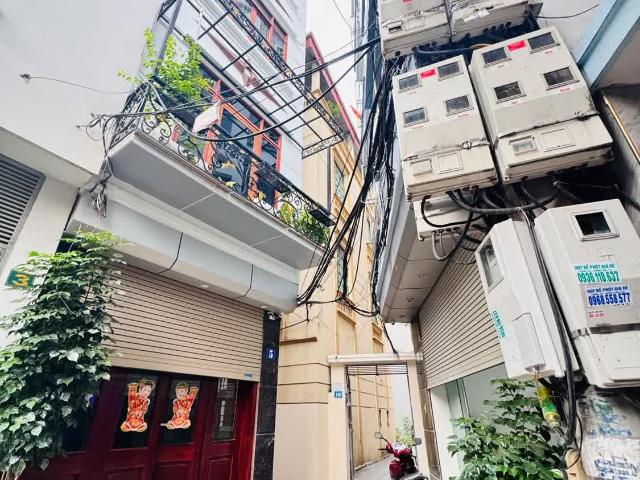 Nhỉnh 15T có nhà phố gần công viên Cầu Giấy, 2 ô tô tránh, ô tô đỗ cửa ngày đêm giao thông thuận