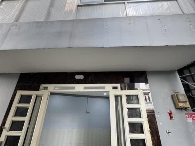Nhỉnh 1 tỷ có Hộ Khẩu SG, Hẻm 3m Nhà 3 Tầng 2PN, Sổ hoàn công đủ, P. 10 Tân Bình