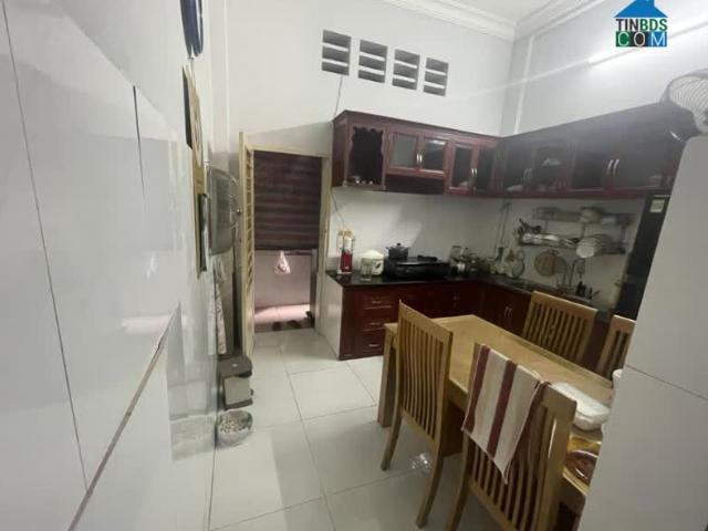 Nhà 3 tầng MTKD Phạm Văn Bạch, 4 phòng ngủ