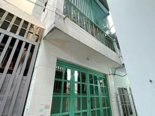 Nhà 3 tầng nở hậu đường Trần Văn Thành P. Chánh Hưng P8 Q8 cũ. Giá 2,96 tỷ bớt lộc