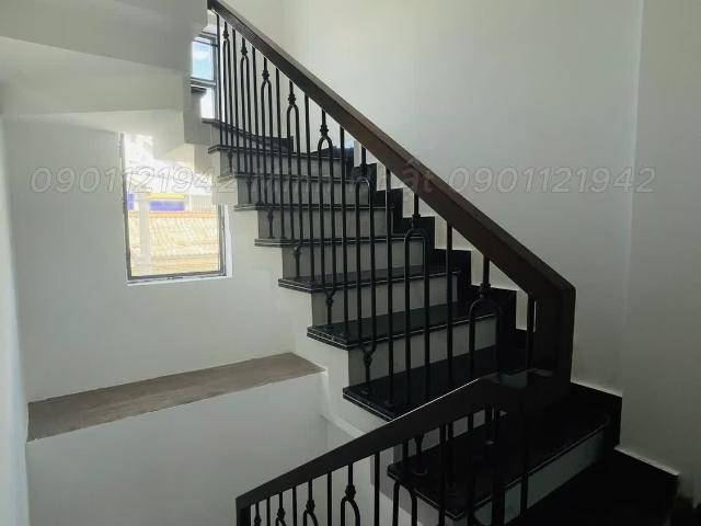 Nhà 3 tầng Full nội thất điều hòa dọn vào ở ngay giá chỉ 3.68 tỷ
