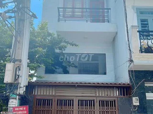 Nhà 3 tầng Góc 2MT Cống Lở, 5 phòng ngủ, 17 tr