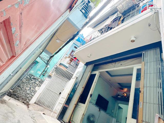 Nhà 3 tầng hẻm thông đường Bá Trạc P. Chánh Hưng P1Q8 cũ. Giá 3,98 tỷ TL