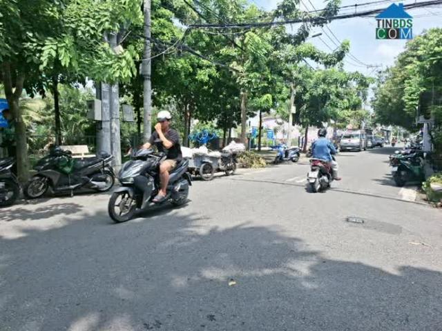 Nhà 3 tầng Lô góc 2 mặt tiền đường số 39, kinh doanh cực tốt, sát chợ Tân Quy Quận 7, 65.5m2