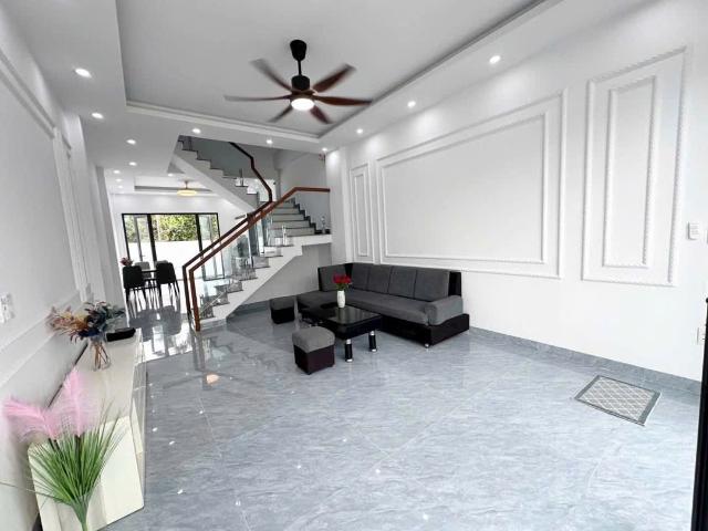 Nhà 3 tầng xây độc lập gần bệnh viện việt tiệp 2 hải phòng chỉ 2, x tỷ