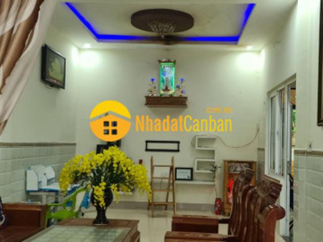 Nhà 3 tầng 2 mặt tiền trung tâm thành phố 200m2 giá 3, x tỷ