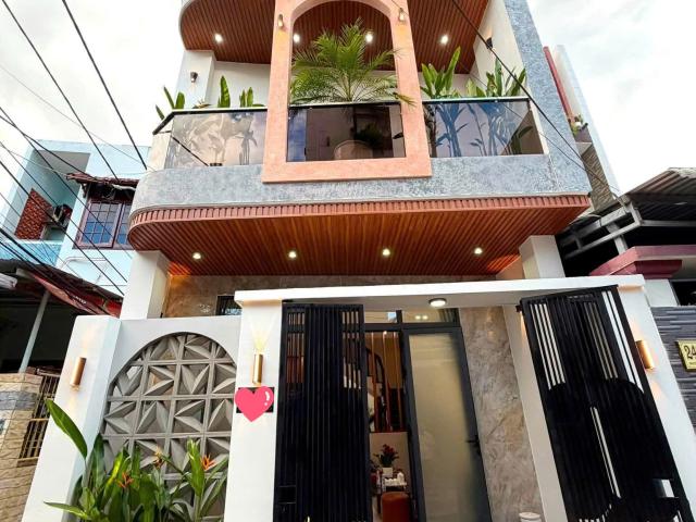 Nhà 3 tầng 3 mê 2 mặt kiệt, ô tô tránh nhau Nguyễn Phước Nguyên
