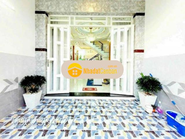 Nhà 3 lầu sân thượng 4 phòng full nội thất cc