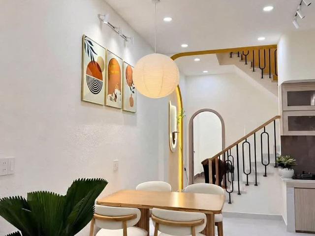 Nhà 100% xây đúc BTCT 1 trệt 1 lầu Ngay Cầu Tràm