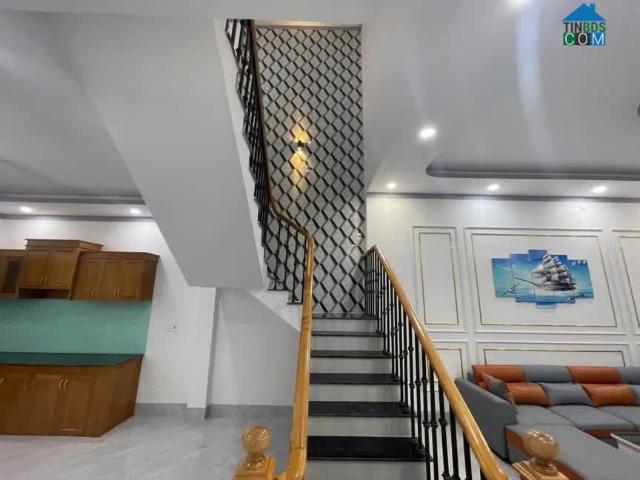 Nhà 1 Trệt 1 Lầu – Kiến Trúc Hiện Đại, Diện Tích 100m², Giá Chỉ 2 Tỷ 4