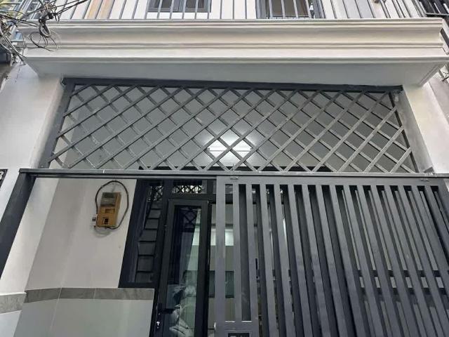 Nhà 2 Tầng Mới Sổ Hoàn Công Gần 40m2 Chỉ 3.9 Tỷ TL