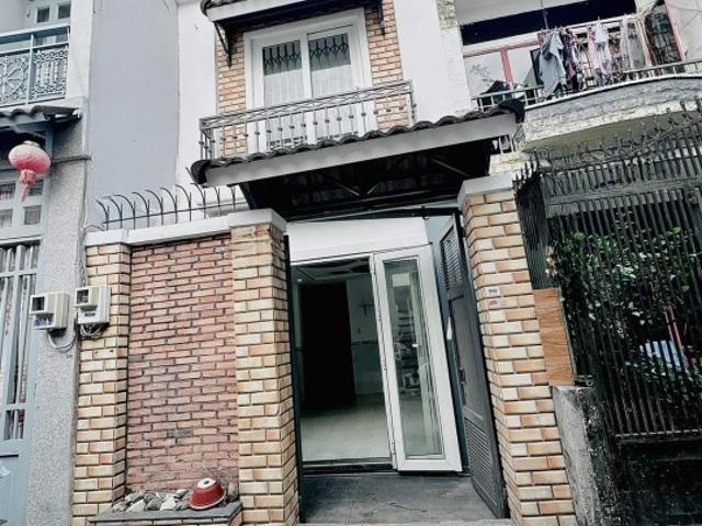 Nhà 2 tầng đường Cách Mạng Tháng Tám P5 Q. Tân Bình. Giá 5,28 tỷ bớt lộc