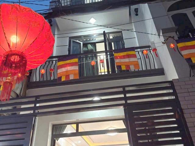 Nhà 2lầu/ST Âu Dương Lân P3Q8 P. Chánh Hưng