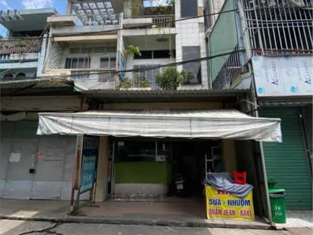 Nhà 4 tầng mặt tiền chợ Long Bình Tân, vừa ở vừa kinh doanh, cách BigC 150m lh 0917511