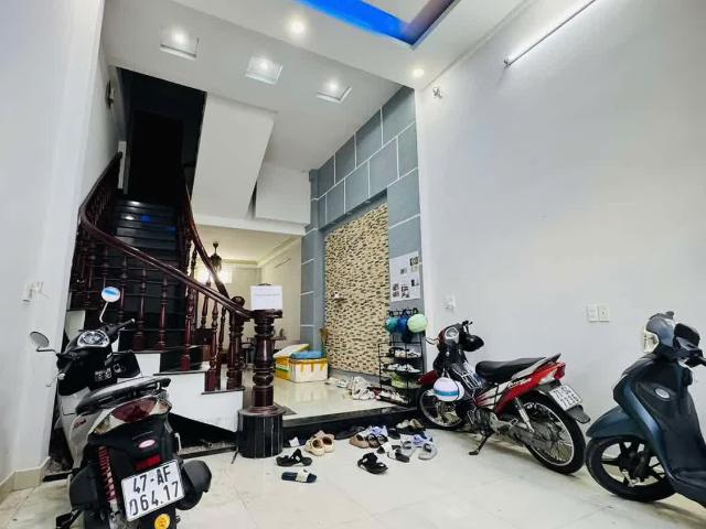 Nhà 4 tầng cạnh tuyến Metro Thủ Đức Phước Long B chỉ 7 tỷ hơn tí