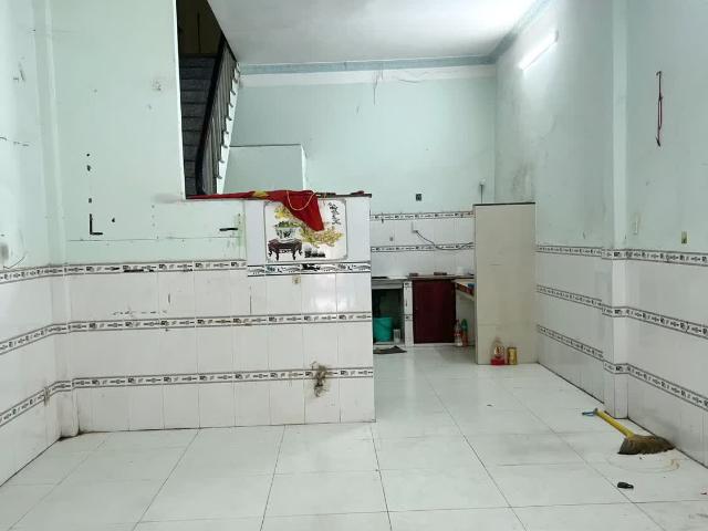 Nhà 4 tầng 42m2 HXH đỗ cửa sát MT đường Âu Dương Lân, Giá 5.75 tỷ