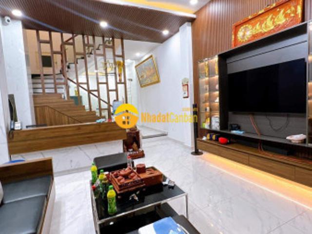 Nhà 4 tầng 86m2 chỉ 5,5 tỷ đường huỳnh tấn phát sát bên quận 4