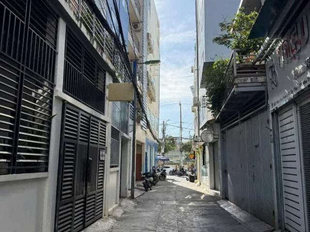 Nhà 5 tầng p.lộc thọ cũ trung tâm Nha Trang Dt 58m2 ngang 4,2m Giá: 8tỷ5 lh e Ngọc