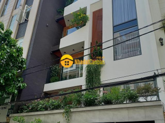 Nhà 5 tầng, thang máy, 2 mặt tiền đường 33m đông đa, q. Hải châu. Giá 15.5 tỷ tl