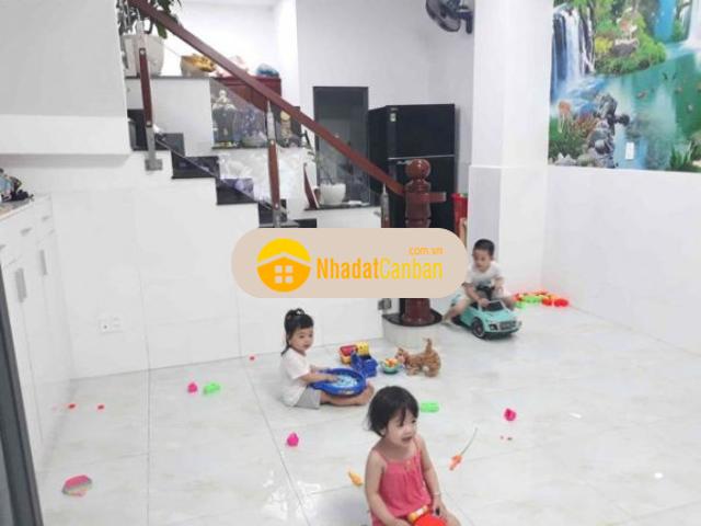 Nhà cực đẹp 4 6m x 9m x 4 tấm nơ trang long bt