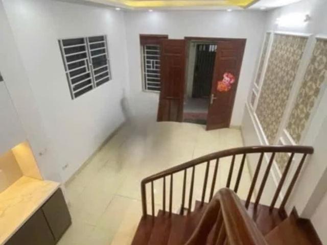 Nhà Cực Đẹp Pháo Đài Láng – Lô Góc, Ngõ Thông, Tặng NT – 35m2, 7,6 Tỷ