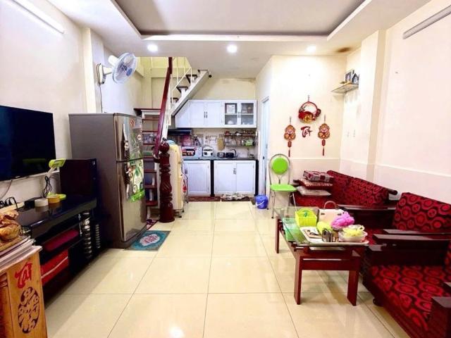 Nhà Cách Mạng Tháng Tám, 3 Lầu Hẻm xe hơi giá chỉ 4 tỷ nhỉnh