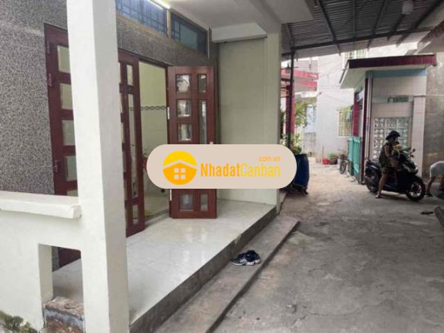 Nhà chính chủ 2 tỷ 050 gần ngã 3 cây liễu