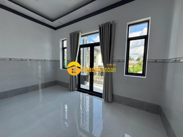 Nhà chính chủ 96 m2 cách bến xe miền tây mới, 900 tr dọn vào ở ngày