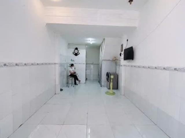 Nhà bán MẶT TIỀN đường Đoàn Văn Bơ Quận 4, gần phố ẩm thực Vĩnh Khánh chỉ mấy phút qua Quận 1