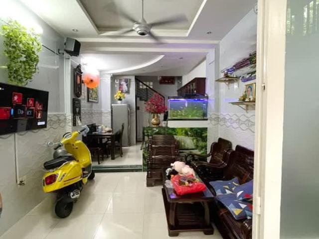Nhà bán hẻm chợ Rạch Ông P2Q8. Trệt, 2 lầu, sân thượng. Giá 5,3 tỷ TL