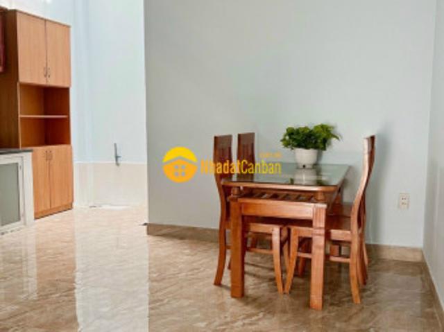 Nhà bán hoàng bật đạt, 4 x 11.5m, giá 4 tỷ 850 triệu, p15, t. Bình