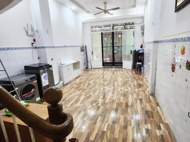 Nhà bán P. Rạch Ông, 4 tầng, BTCT nhỉnh 11 tỷ, hẻm xe tải 109 Dương Bá Trạc Quận 8