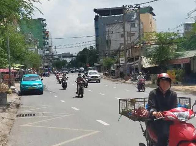 Nhà Bình Thạnh, gần Hàng Xanh, giá chỉ hơn 12 tỷ